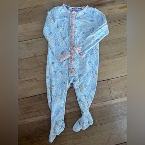 Magnetic Me 3-6 Months